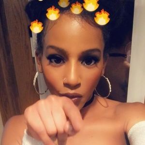 Meet your Posher, Marshyne